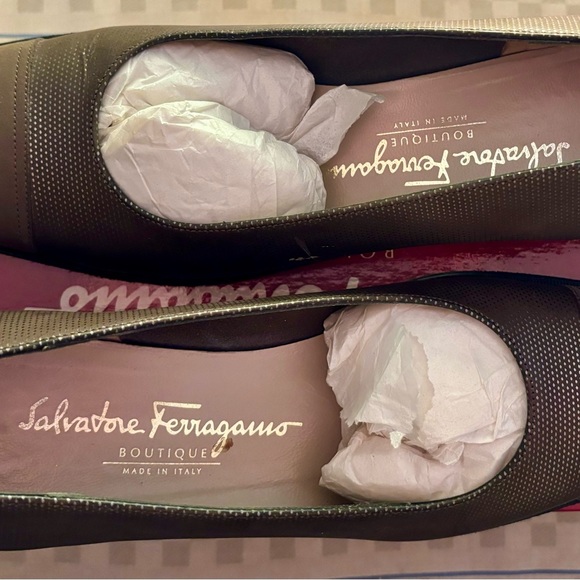 Gorgeous, brand new never worn forest green elegant shoes. - Picture 5 of 6